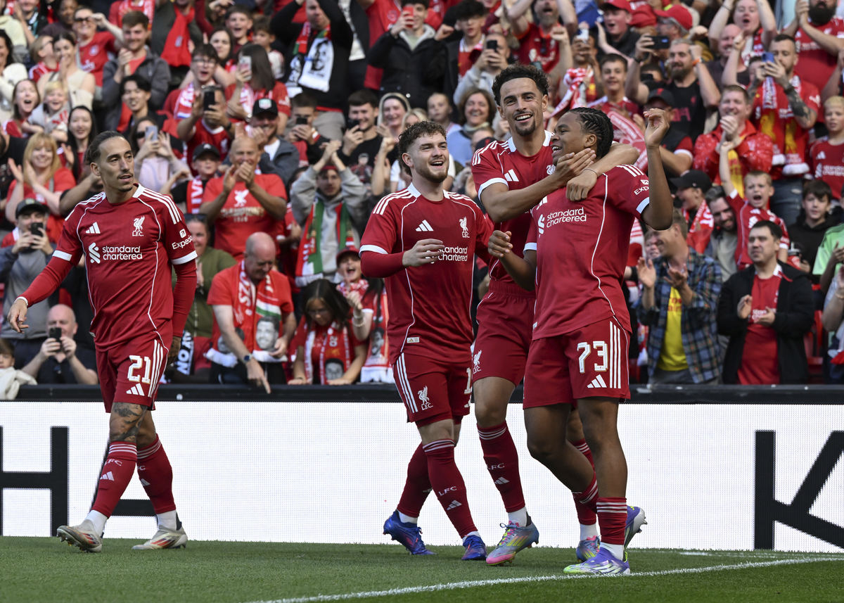 太狠了！利物浦今夜单刀错失姆巴佩在老鹰比赛中高光表现，巴黎圣日耳曼单刀错失备战德国杯的简单介绍